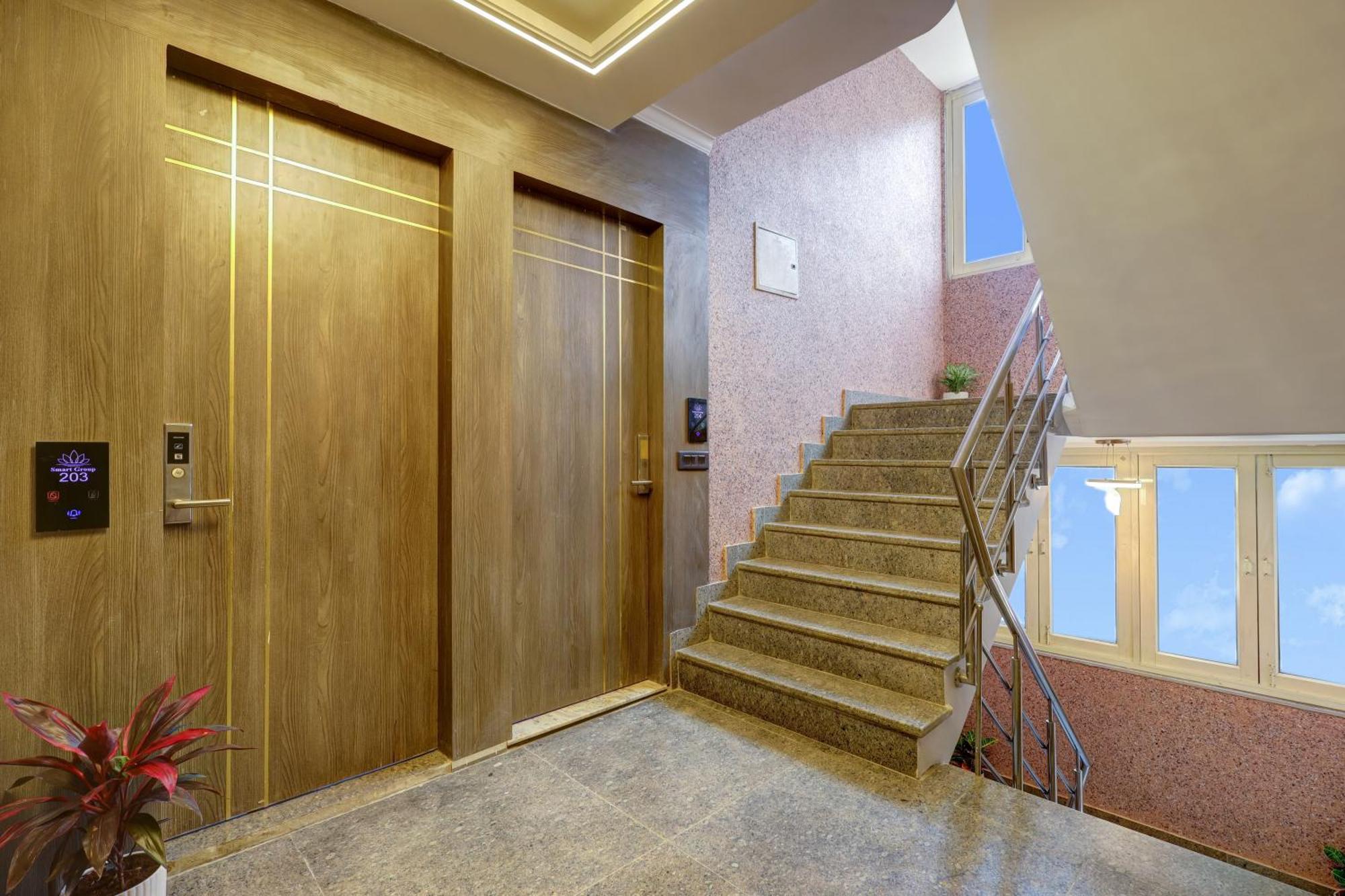 Hotel Armani Suites By Smart Group Nuova Delhi Esterno foto